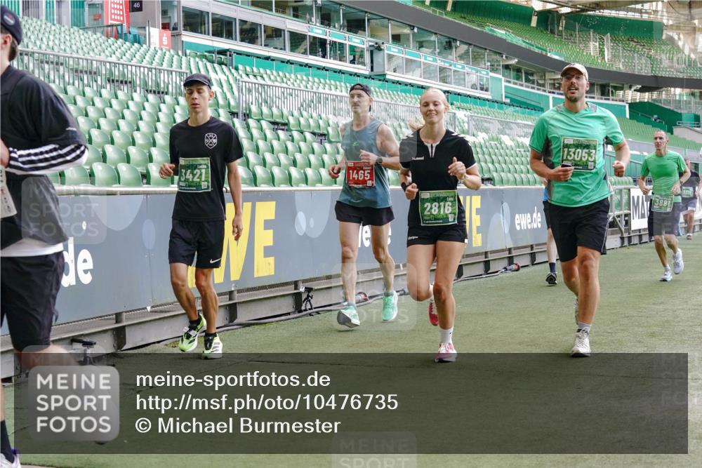 13.09.2026 - 21. swb-Marathon Bremen Michael Burmester http://msf.ph/oto/10476735 13.09.2026 13:17:08 Laufen im Stadion 134, 143, 153, 231, 267, 271, 311, 449, 588, 598, 612, 653, 990, 1057, 1185, 1312, 1424, 1425, 1465, 1539, 1790, 1813, 1825, 1987, 2013, 2067, 2096, 2218, 2259, 2351, 2363, 2381, 2389, 2419, 2468, 2532, 2550, 2562, 2579, 2586, 2601, 2647, 2655, 2664, 2678, 2698, 2778, 2797, 2799, 2821, 2846, 2974, 2984, 2996, 3001, 3104, 3133, 3180, 3195, 3213, 3237, 3314, 3331, 3337, 3366, 3387, 3421, 3431, 3479, 3486, 3501, 3506, 3512, 3548 meine-sportfotos.de