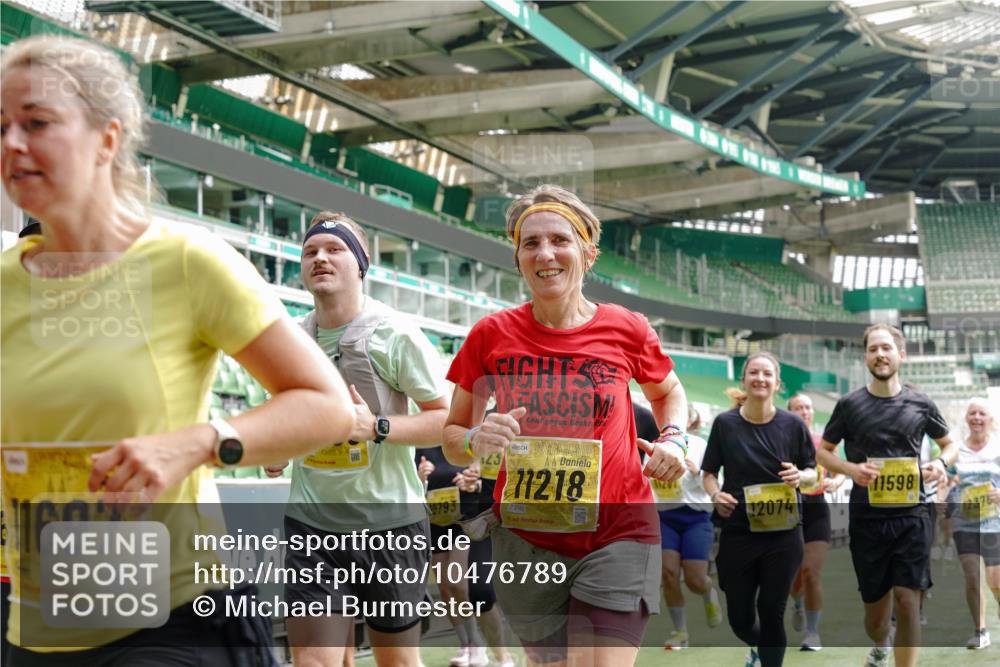 13.09.2026 - 21. swb-Marathon Bremen Michael Burmester http://msf.ph/oto/10476789 13.09.2026 10:39:31 Laufen im Stadion 10135, 10138, 10139, 10156, 10168, 10169, 10188, 10204, 10205, 10217, 10229, 10234, 10238, 10259, 10260, 10279, 10280, 10299, 10314, 10360, 10363, 10364, 10378, 10386, 10404, 10457, 10469, 10484, 10493, 10501, 10505, 10510, 10511, 10526, 10556, 10570, 10576, 10580, 10595, 10599, 10609, 10616, 10619, 10630, 10645, 10653, 10660, 10661, 10662, 10664, 10681, 10682, 10686, 10695, 10696, 10697, 10712, 10737, 10743, 10751, 10802 meine-sportfotos.de