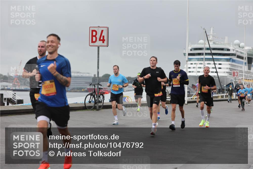 13.09.2026 - Kiel Lauf Andreas Tolksdorf http://msf.ph/oto/10476792 13.09.2026 11:49:47 Kiellinie 4, 10039, 7189, 8157, 3 meine-sportfotos.de