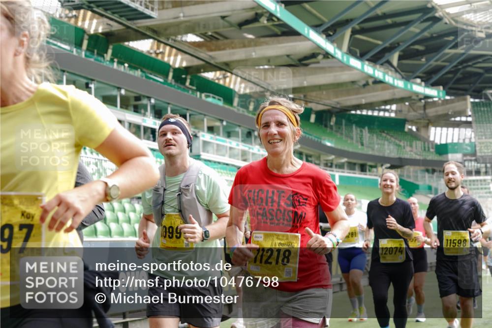 13.09.2026 - 21. swb-Marathon Bremen Michael Burmester http://msf.ph/oto/10476798 13.09.2026 10:39:31 Laufen im Stadion 10135, 10138, 10139, 10156, 10168, 10169, 10188, 10204, 10205, 10217, 10229, 10234, 10238, 10259, 10260, 10279, 10280, 10299, 10314, 10360, 10363, 10364, 10378, 10386, 10404, 10457, 10469, 10484, 10493, 10501, 10505, 10510, 10511, 10526, 10556, 10570, 10576, 10580, 10595, 10599, 10609, 10616, 10619, 10630, 10645, 10653, 10660, 10661, 10662, 10664, 10681, 10682, 10686, 10695, 10696, 10697, 10712, 10737, 10743, 10751, 10802 meine-sportfotos.de