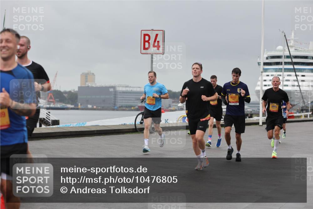 13.09.2026 - Kiel Lauf Andreas Tolksdorf http://msf.ph/oto/10476805 13.09.2026 11:49:48 Kiellinie 89, 4, 7189, 8157, 5845 meine-sportfotos.de