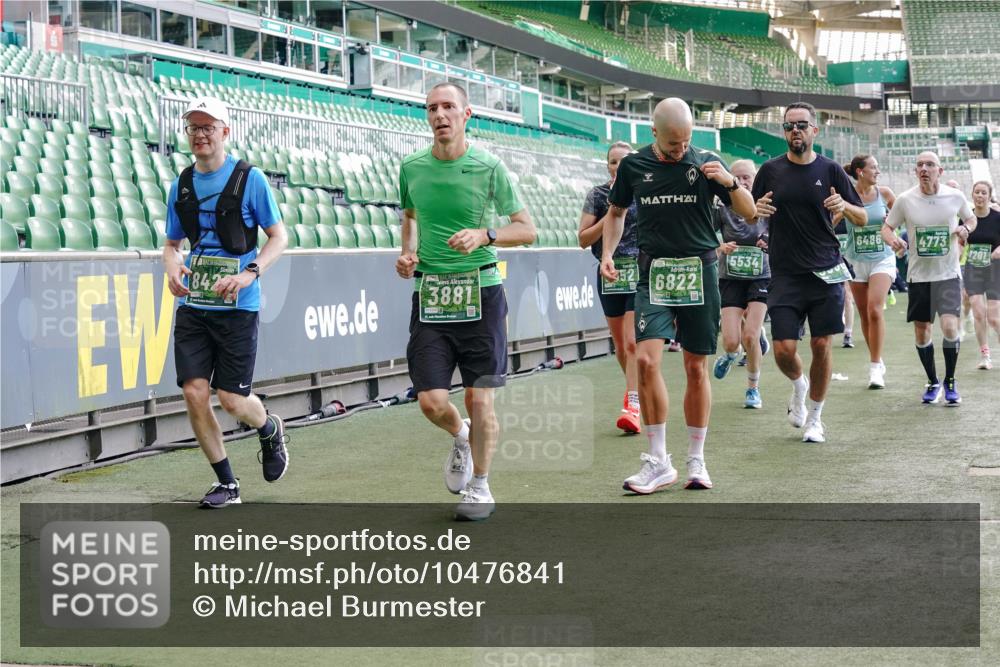 13.09.2026 - 21. swb-Marathon Bremen Michael Burmester http://msf.ph/oto/10476841 13.09.2026 13:17:11 Laufen im Stadion 134, 153, 231, 267, 271, 311, 449, 588, 598, 612, 653, 990, 1057, 1185, 1312, 1424, 1425, 1465, 1539, 1790, 1813, 1825, 1987, 2013, 2067, 2096, 2218, 2259, 2351, 2363, 2381, 2389, 2419, 2468, 2532, 2550, 2562, 2579, 2586, 2601, 2647, 2655, 2664, 2678, 2698, 2778, 2797, 2799, 2821, 2846, 2974, 2984, 2996, 3001, 3104, 3133, 3180, 3195, 3213, 3237, 3314, 3331, 3337, 3366, 3387, 3421, 3431, 3479, 3486, 3501, 3506, 3512, 3548, 3654 meine-sportfotos.de