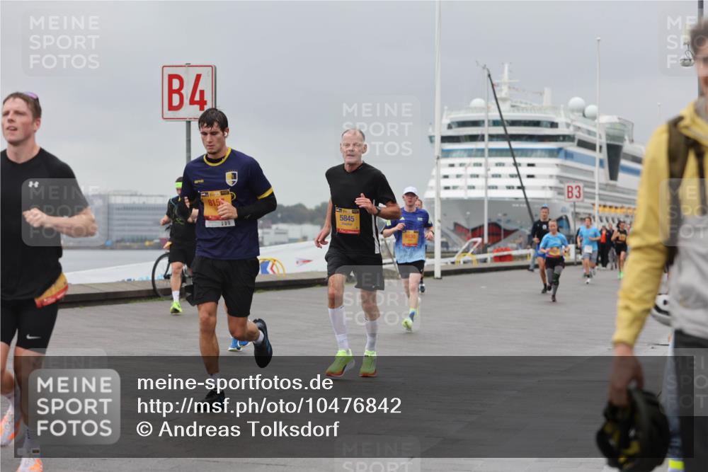 13.09.2026 - Kiel Lauf Andreas Tolksdorf http://msf.ph/oto/10476842 13.09.2026 11:49:49 Kiellinie 4, 39, 815, 5845, 6630, 3 meine-sportfotos.de