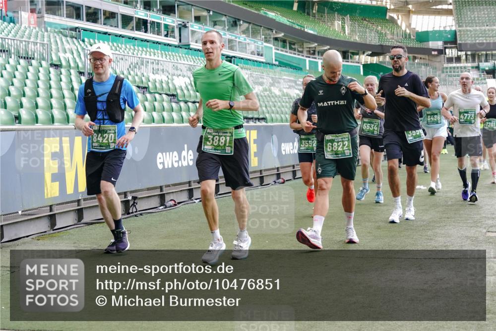 13.09.2026 - 21. swb-Marathon Bremen Michael Burmester http://msf.ph/oto/10476851 13.09.2026 13:17:11 Laufen im Stadion 134, 153, 231, 267, 271, 311, 449, 588, 598, 612, 653, 990, 1057, 1185, 1312, 1424, 1425, 1465, 1539, 1790, 1813, 1825, 1987, 2013, 2067, 2096, 2218, 2259, 2351, 2363, 2381, 2389, 2419, 2468, 2532, 2550, 2562, 2579, 2586, 2601, 2647, 2655, 2664, 2678, 2698, 2778, 2797, 2799, 2821, 2846, 2974, 2984, 2996, 3001, 3104, 3133, 3180, 3195, 3213, 3237, 3314, 3331, 3337, 3366, 3387, 3421, 3431, 3479, 3486, 3501, 3506, 3512, 3548, 3654 meine-sportfotos.de