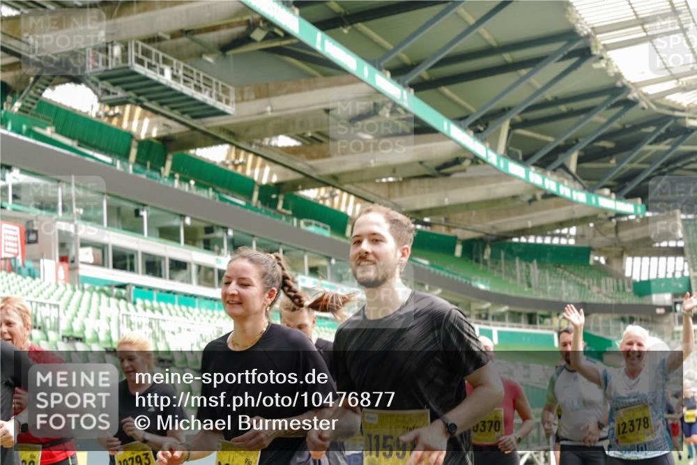 13.09.2026 - 21. swb-Marathon Bremen Michael Burmester http://msf.ph/oto/10476877 13.09.2026 10:39:33 Laufen im Stadion 10135, 10138, 10139, 10156, 10168, 10169, 10188, 10204, 10205, 10213, 10217, 10229, 10234, 10238, 10259, 10260, 10279, 10280, 10299, 10314, 10360, 10363, 10364, 10378, 10386, 10404, 10457, 10469, 10484, 10493, 10501, 10505, 10510, 10511, 10526, 10556, 10570, 10576, 10580, 10595, 10599, 10609, 10616, 10619, 10630, 10645, 10653, 10660, 10661, 10662, 10664, 10681, 10682, 10686, 10695, 10696, 10697, 10712, 10737, 10743, 10751, 10802 meine-sportfotos.de