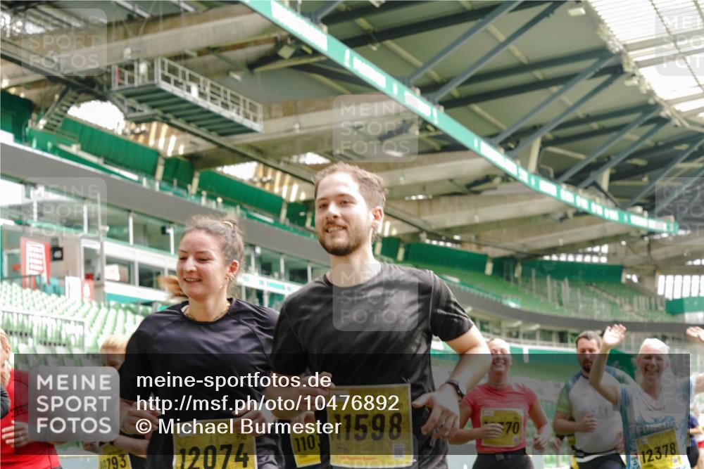 13.09.2026 - 21. swb-Marathon Bremen Michael Burmester http://msf.ph/oto/10476892 13.09.2026 10:39:33 Laufen im Stadion 10135, 10138, 10139, 10156, 10168, 10169, 10188, 10204, 10205, 10213, 10217, 10229, 10234, 10238, 10259, 10260, 10279, 10280, 10299, 10314, 10360, 10363, 10364, 10378, 10386, 10404, 10457, 10469, 10484, 10493, 10501, 10505, 10510, 10511, 10526, 10556, 10570, 10576, 10580, 10595, 10599, 10609, 10616, 10619, 10630, 10645, 10653, 10660, 10661, 10662, 10664, 10681, 10682, 10686, 10695, 10696, 10697, 10712, 10737, 10743, 10751, 10802 meine-sportfotos.de
