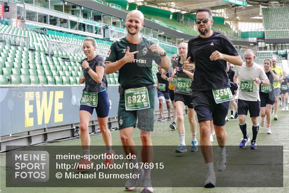 13.09.2026 - 21. swb-Marathon Bremen Michael Burmester http://msf.ph/oto/10476915 13.09.2026 13:17:13 Laufen im Stadion 134, 153, 231, 267, 271, 311, 449, 588, 598, 612, 653, 990, 1057, 1185, 1312, 1424, 1425, 1465, 1539, 1790, 1813, 1825, 1987, 2013, 2067, 2096, 2218, 2259, 2351, 2363, 2381, 2389, 2419, 2468, 2532, 2550, 2562, 2579, 2586, 2601, 2647, 2655, 2664, 2678, 2698, 2778, 2797, 2799, 2821, 2846, 2893, 2974, 2984, 2996, 3001, 3104, 3133, 3180, 3195, 3213, 3237, 3314, 3331, 3337, 3366, 3387, 3421, 3431, 3479, 3486, 3501, 3506, 3512, 3548, 3654 meine-sportfotos.de