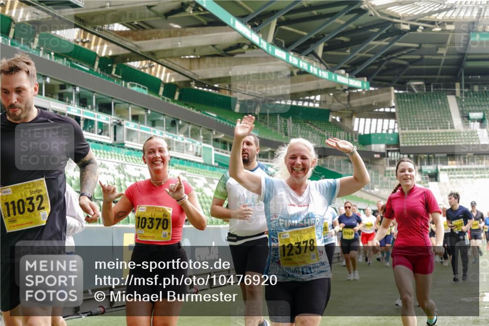 13.09.2026 - 21. swb-Marathon Bremen Michael Burmester http://msf.ph/oto/10476920 13.09.2026 10:39:34 Laufen im Stadion 10135, 10138, 10139, 10156, 10168, 10169, 10188, 10204, 10205, 10213, 10217, 10229, 10234, 10238, 10259, 10260, 10279, 10280, 10299, 10314, 10321, 10360, 10363, 10364, 10378, 10386, 10404, 10417, 10457, 10469, 10484, 10493, 10501, 10505, 10510, 10511, 10526, 10556, 10570, 10576, 10580, 10595, 10599, 10609, 10616, 10619, 10630, 10645, 10653, 10660, 10661, 10662, 10664, 10681, 10682, 10686, 10695, 10696, 10697, 10712, 10737, 10743, 10751, 10802 meine-sportfotos.de