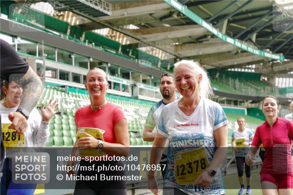 13.09.2026 - 21. swb-Marathon Bremen Michael Burmester http://msf.ph/oto/10476957 13.09.2026 10:39:35 Laufen im Stadion 10135, 10138, 10139, 10156, 10168, 10169, 10188, 10204, 10205, 10213, 10217, 10229, 10234, 10238, 10259, 10260, 10279, 10280, 10299, 10314, 10321, 10360, 10363, 10364, 10378, 10386, 10404, 10417, 10457, 10469, 10484, 10493, 10501, 10505, 10510, 10511, 10526, 10556, 10570, 10576, 10580, 10595, 10599, 10609, 10616, 10619, 10630, 10645, 10653, 10660, 10661, 10662, 10664, 10681, 10682, 10686, 10695, 10696, 10697, 10712, 10737, 10743, 10751, 10802 meine-sportfotos.de
