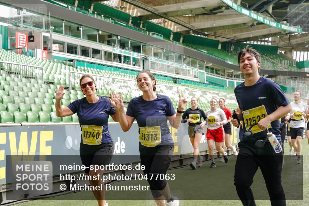 13.09.2026 - 21. swb-Marathon Bremen Michael Burmester http://msf.ph/oto/10477063 13.09.2026 10:39:39 Laufen im Stadion 10135, 10138, 10139, 10156, 10168, 10169, 10188, 10204, 10213, 10217, 10229, 10234, 10238, 10259, 10260, 10279, 10280, 10299, 10314, 10321, 10360, 10363, 10364, 10378, 10386, 10404, 10406, 10417, 10435, 10457, 10469, 10484, 10493, 10501, 10505, 10510, 10511, 10526, 10556, 10570, 10576, 10580, 10595, 10599, 10609, 10616, 10619, 10630, 10645, 10653, 10660, 10661, 10662, 10664, 10681, 10682, 10686, 10695, 10696, 10697, 10712, 10737, 10743, 10751, 10802 meine-sportfotos.de