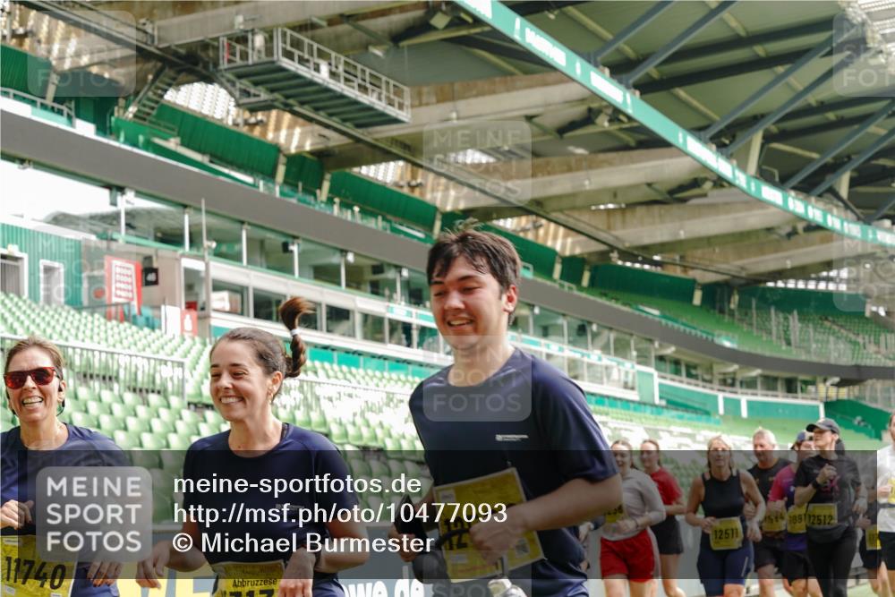 13.09.2026 - 21. swb-Marathon Bremen Michael Burmester http://msf.ph/oto/10477093 13.09.2026 10:39:40 Laufen im Stadion 10135, 10138, 10139, 10156, 10168, 10169, 10188, 10204, 10213, 10217, 10229, 10234, 10238, 10259, 10260, 10279, 10280, 10299, 10314, 10321, 10360, 10363, 10364, 10378, 10386, 10404, 10406, 10417, 10435, 10457, 10469, 10484, 10493, 10501, 10505, 10510, 10511, 10526, 10556, 10570, 10576, 10580, 10595, 10599, 10609, 10616, 10619, 10630, 10645, 10653, 10660, 10661, 10662, 10664, 10681, 10682, 10686, 10695, 10696, 10697, 10712, 10737, 10743, 10751, 10802 meine-sportfotos.de