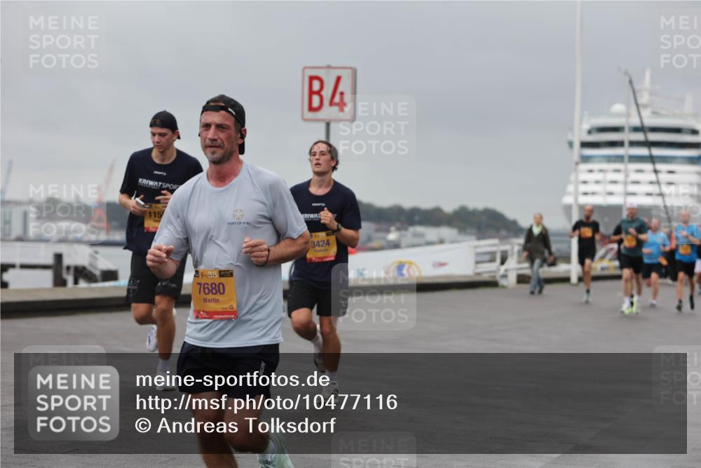13.09.2026 - Kiel Lauf Andreas Tolksdorf http://msf.ph/oto/10477116 13.09.2026 11:50:12 Kiellinie 115, 387, 7680, 4, 3424 meine-sportfotos.de