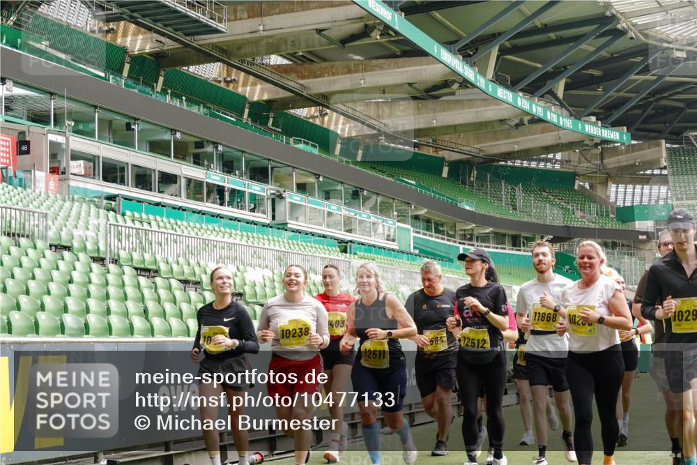 13.09.2026 - 21. swb-Marathon Bremen Michael Burmester http://msf.ph/oto/10477133 13.09.2026 10:39:41 Laufen im Stadion 10135, 10138, 10139, 10156, 10168, 10169, 10188, 10204, 10213, 10217, 10229, 10234, 10238, 10259, 10260, 10279, 10280, 10299, 10314, 10321, 10360, 10363, 10364, 10378, 10386, 10404, 10406, 10417, 10435, 10457, 10469, 10484, 10493, 10501, 10505, 10510, 10511, 10526, 10556, 10570, 10576, 10580, 10595, 10599, 10609, 10616, 10619, 10630, 10645, 10653, 10660, 10661, 10662, 10664, 10681, 10682, 10686, 10695, 10696, 10697, 10712, 10737, 10743, 10751, 10802 meine-sportfotos.de
