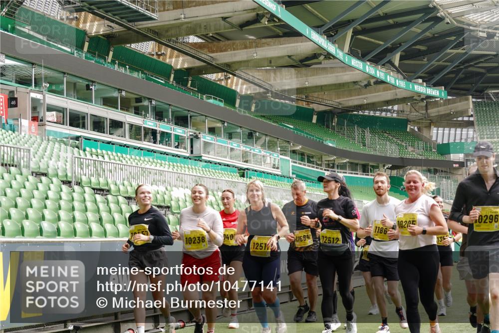 13.09.2026 - 21. swb-Marathon Bremen Michael Burmester http://msf.ph/oto/10477141 13.09.2026 10:39:41 Laufen im Stadion 10135, 10138, 10139, 10156, 10168, 10169, 10188, 10204, 10213, 10217, 10229, 10234, 10238, 10259, 10260, 10279, 10280, 10299, 10314, 10321, 10360, 10363, 10364, 10378, 10386, 10404, 10406, 10417, 10435, 10457, 10469, 10484, 10493, 10501, 10505, 10510, 10511, 10526, 10556, 10570, 10576, 10580, 10595, 10599, 10609, 10616, 10619, 10630, 10645, 10653, 10660, 10661, 10662, 10664, 10681, 10682, 10686, 10695, 10696, 10697, 10712, 10737, 10743, 10751, 10802 meine-sportfotos.de