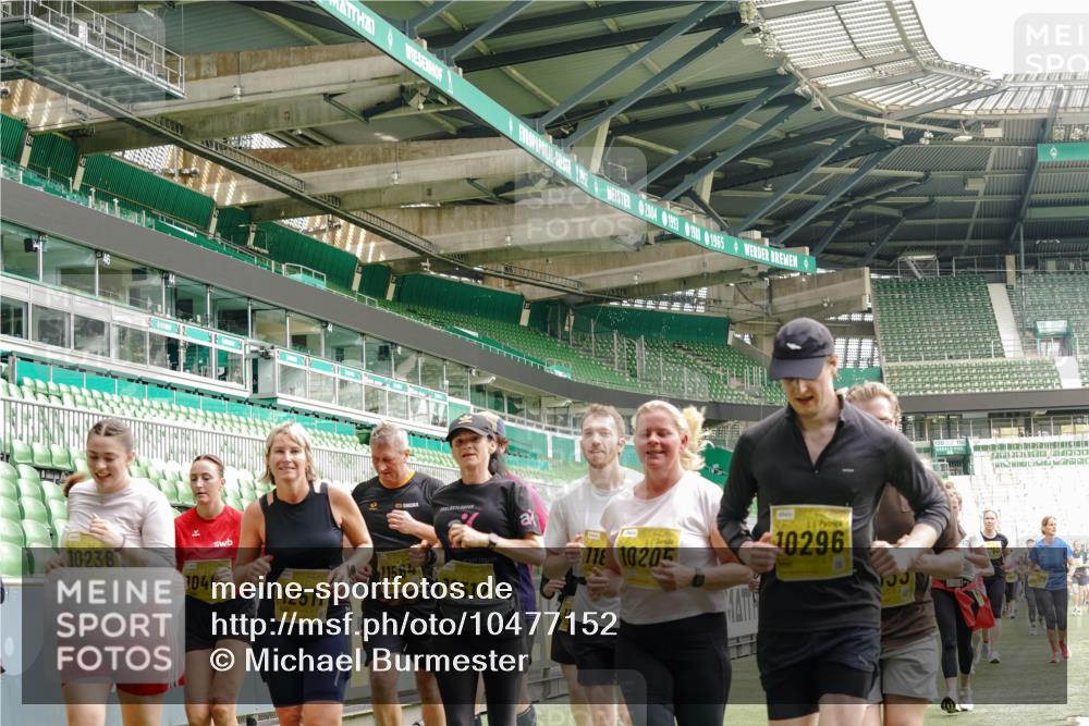 13.09.2026 - 21. swb-Marathon Bremen Michael Burmester http://msf.ph/oto/10477152 13.09.2026 10:39:42 Laufen im Stadion 10135, 10138, 10139, 10156, 10168, 10169, 10188, 10204, 10213, 10217, 10229, 10234, 10238, 10259, 10260, 10279, 10280, 10299, 10314, 10321, 10360, 10363, 10364, 10378, 10386, 10404, 10406, 10417, 10435, 10457, 10469, 10484, 10493, 10501, 10505, 10510, 10511, 10526, 10556, 10570, 10576, 10580, 10582, 10595, 10599, 10609, 10616, 10619, 10630, 10645, 10653, 10660, 10661, 10662, 10664, 10681, 10682, 10686, 10695, 10696, 10697, 10712, 10737, 10743, 10751, 10802 meine-sportfotos.de