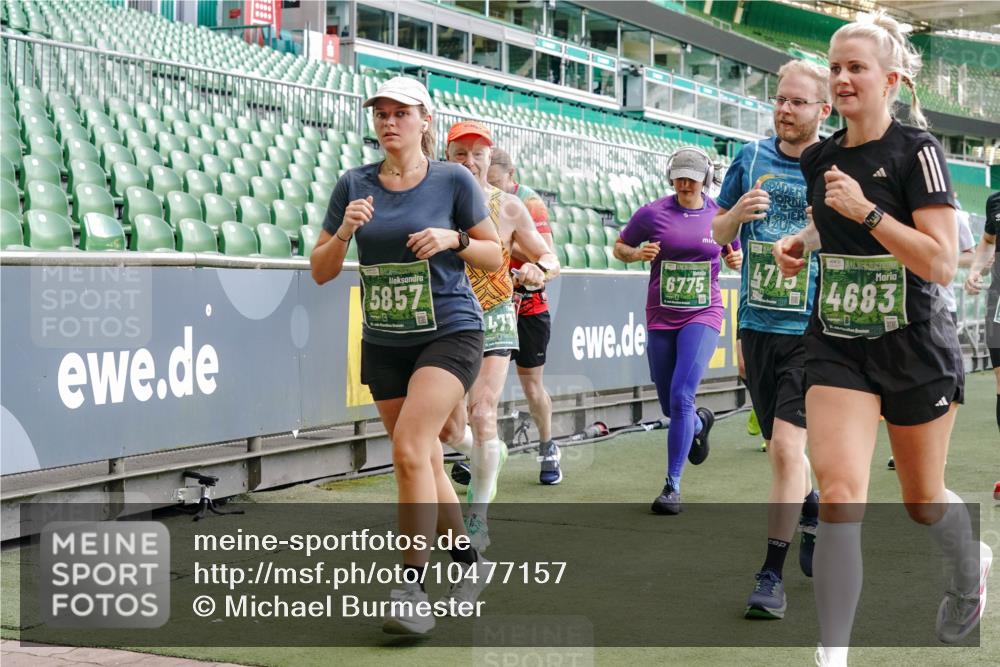 13.09.2026 - 21. swb-Marathon Bremen Michael Burmester http://msf.ph/oto/10477157 13.09.2026 13:17:21 Laufen im Stadion 134, 153, 231, 267, 271, 311, 404, 449, 588, 612, 653, 732, 753, 837, 990, 1057, 1185, 1312, 1424, 1425, 1465, 1539, 1790, 1813, 1825, 1844, 1868, 1987, 2056, 2067, 2096, 2259, 2351, 2357, 2358, 2363, 2381, 2389, 2419, 2532, 2550, 2562, 2579, 2586, 2601, 2647, 2655, 2664, 2678, 2698, 2778, 2797, 2799, 2821, 2846, 2880, 2893, 2974, 2984, 2996, 3104, 3133, 3146, 3180, 3195, 3210, 3213, 3314, 3331, 3337, 3366, 3387, 3421, 3431, 3476, 3479, 3501, 3506, 3512, 3537, 3548, 3633, 3654 meine-sportfotos.de