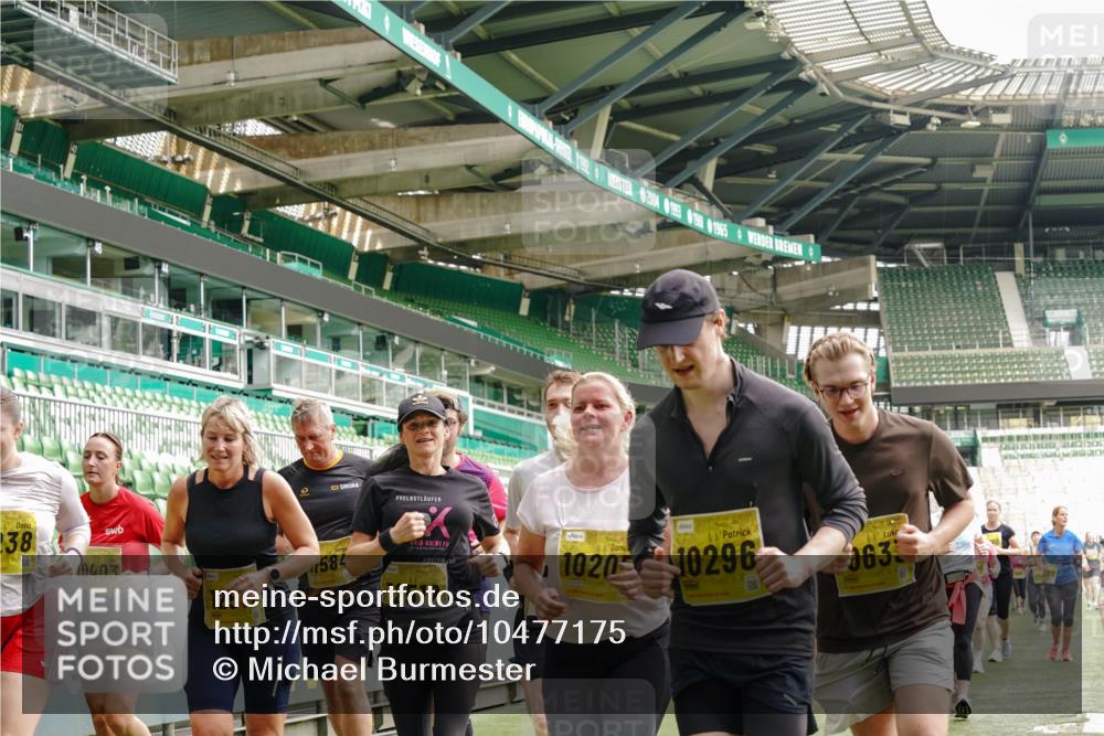 13.09.2026 - 21. swb-Marathon Bremen Michael Burmester http://msf.ph/oto/10477175 13.09.2026 10:39:42 Laufen im Stadion 10135, 10138, 10139, 10156, 10168, 10169, 10188, 10204, 10213, 10217, 10229, 10234, 10238, 10259, 10260, 10279, 10280, 10299, 10314, 10321, 10360, 10363, 10364, 10378, 10386, 10404, 10406, 10417, 10435, 10457, 10469, 10484, 10493, 10501, 10505, 10510, 10511, 10526, 10556, 10570, 10576, 10580, 10582, 10595, 10599, 10609, 10616, 10619, 10630, 10645, 10653, 10660, 10661, 10662, 10664, 10681, 10682, 10686, 10695, 10696, 10697, 10712, 10737, 10743, 10751, 10802 meine-sportfotos.de