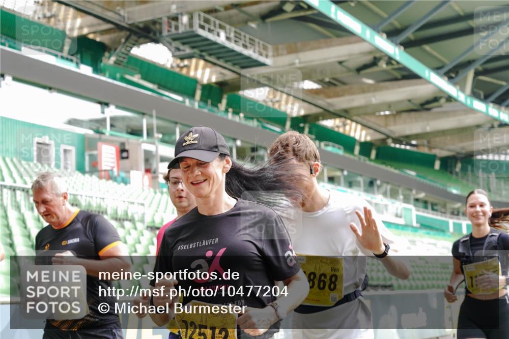 13.09.2026 - 21. swb-Marathon Bremen Michael Burmester http://msf.ph/oto/10477204 13.09.2026 10:39:44 Laufen im Stadion 10135, 10138, 10139, 10156, 10168, 10169, 10188, 10204, 10213, 10217, 10229, 10234, 10238, 10259, 10260, 10279, 10280, 10299, 10314, 10321, 10360, 10363, 10364, 10378, 10386, 10404, 10406, 10417, 10435, 10457, 10469, 10484, 10493, 10501, 10505, 10510, 10511, 10526, 10556, 10570, 10576, 10580, 10582, 10595, 10599, 10609, 10616, 10619, 10630, 10645, 10653, 10660, 10661, 10662, 10664, 10681, 10682, 10686, 10695, 10696, 10697, 10712, 10737, 10743, 10751 meine-sportfotos.de