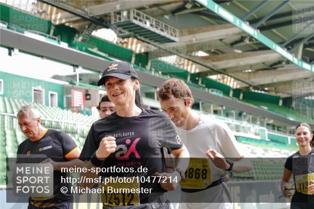 13.09.2026 - 21. swb-Marathon Bremen Michael Burmester http://msf.ph/oto/10477214 13.09.2026 10:39:45 Laufen im Stadion 10135, 10138, 10139, 10156, 10168, 10169, 10188, 10204, 10213, 10217, 10229, 10234, 10238, 10259, 10260, 10279, 10280, 10299, 10314, 10321, 10360, 10363, 10364, 10378, 10386, 10404, 10406, 10417, 10435, 10457, 10469, 10484, 10493, 10501, 10505, 10510, 10511, 10526, 10556, 10570, 10576, 10580, 10582, 10595, 10599, 10609, 10616, 10619, 10630, 10645, 10653, 10660, 10661, 10662, 10664, 10681, 10682, 10686, 10695, 10696, 10697, 10712, 10737, 10743, 10751 meine-sportfotos.de
