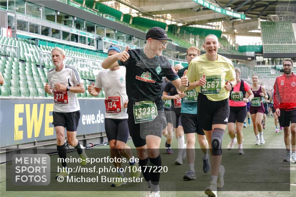 13.09.2026 - 21. swb-Marathon Bremen Michael Burmester http://msf.ph/oto/10477220 13.09.2026 13:17:22 Laufen im Stadion 134, 153, 231, 267, 271, 311, 404, 449, 588, 612, 732, 753, 837, 990, 1057, 1185, 1312, 1424, 1425, 1465, 1539, 1790, 1813, 1825, 1844, 1868, 1987, 2056, 2067, 2096, 2259, 2351, 2357, 2358, 2363, 2381, 2389, 2419, 2532, 2550, 2562, 2579, 2586, 2601, 2647, 2655, 2664, 2678, 2698, 2778, 2797, 2799, 2821, 2846, 2880, 2893, 2974, 2984, 2996, 3104, 3133, 3146, 3180, 3195, 3210, 3213, 3314, 3331, 3337, 3366, 3387, 3421, 3431, 3476, 3479, 3501, 3506, 3537, 3548, 3633, 3654 meine-sportfotos.de
