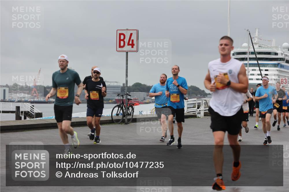 13.09.2026 - Kiel Lauf Andreas Tolksdorf http://msf.ph/oto/10477235 13.09.2026 11:50:18 Kiellinie 2629, 3553, 4, 4207, 3 meine-sportfotos.de