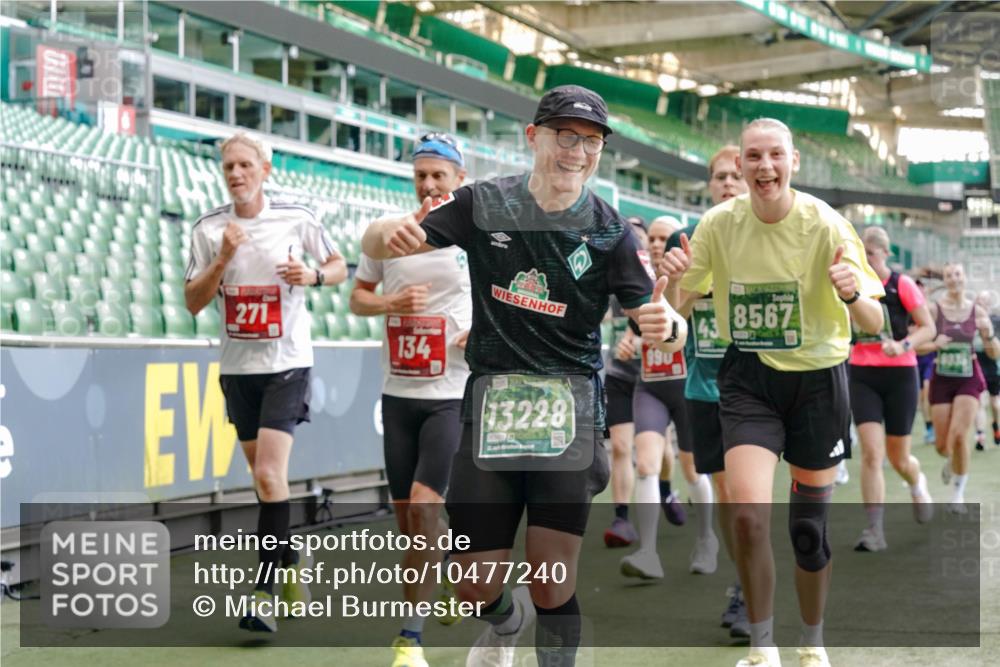 13.09.2026 - 21. swb-Marathon Bremen Michael Burmester http://msf.ph/oto/10477240 13.09.2026 13:17:23 Laufen im Stadion 134, 153, 231, 267, 271, 311, 404, 449, 588, 612, 732, 753, 837, 990, 1057, 1185, 1312, 1424, 1425, 1465, 1539, 1790, 1813, 1825, 1844, 1868, 1987, 2056, 2067, 2096, 2259, 2351, 2357, 2358, 2363, 2381, 2389, 2419, 2532, 2550, 2562, 2579, 2586, 2601, 2647, 2655, 2664, 2678, 2698, 2778, 2797, 2799, 2821, 2846, 2880, 2893, 2974, 2984, 2996, 3104, 3133, 3146, 3180, 3195, 3210, 3213, 3314, 3331, 3337, 3366, 3387, 3421, 3431, 3476, 3479, 3501, 3506, 3537, 3548, 3633, 3654 meine-sportfotos.de