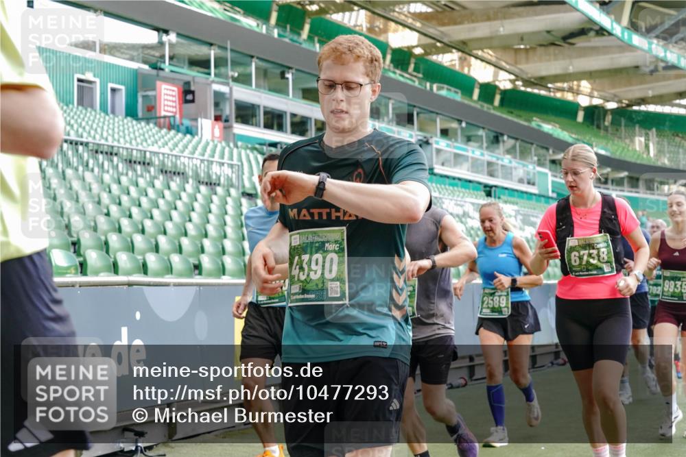 13.09.2026 - 21. swb-Marathon Bremen Michael Burmester http://msf.ph/oto/10477293 13.09.2026 13:17:24 Laufen im Stadion 134, 153, 231, 267, 271, 311, 404, 449, 588, 612, 732, 753, 837, 990, 1057, 1185, 1312, 1424, 1425, 1465, 1539, 1790, 1813, 1825, 1844, 1868, 1987, 2056, 2067, 2096, 2259, 2351, 2357, 2358, 2363, 2381, 2389, 2419, 2532, 2550, 2562, 2579, 2586, 2601, 2647, 2655, 2664, 2698, 2778, 2797, 2799, 2821, 2846, 2880, 2893, 2974, 2984, 2996, 3104, 3133, 3146, 3180, 3195, 3210, 3213, 3314, 3331, 3337, 3366, 3387, 3421, 3431, 3476, 3479, 3501, 3506, 3537, 3548, 3633, 3654 meine-sportfotos.de