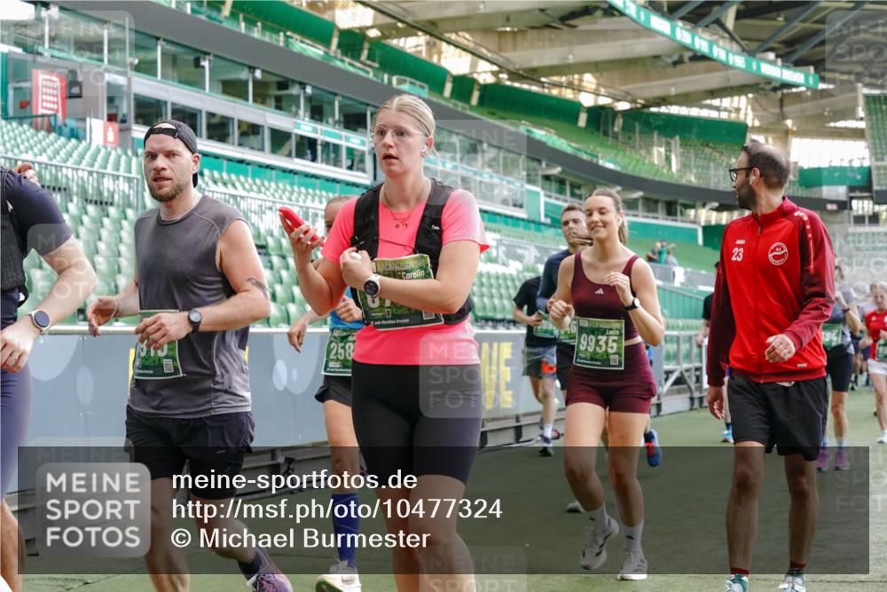 13.09.2026 - 21. swb-Marathon Bremen Michael Burmester http://msf.ph/oto/10477324 13.09.2026 13:17:25 Laufen im Stadion 134, 153, 231, 267, 271, 311, 404, 449, 588, 732, 753, 837, 990, 1057, 1185, 1312, 1424, 1425, 1465, 1539, 1790, 1813, 1825, 1844, 1868, 1987, 2056, 2067, 2096, 2259, 2351, 2357, 2358, 2363, 2381, 2389, 2419, 2532, 2550, 2562, 2579, 2586, 2601, 2647, 2655, 2664, 2698, 2778, 2797, 2799, 2821, 2846, 2849, 2880, 2893, 2974, 2984, 2996, 3104, 3133, 3146, 3180, 3195, 3210, 3213, 3314, 3331, 3337, 3366, 3387, 3421, 3431, 3476, 3479, 3501, 3506, 3537, 3548, 3633, 3654 meine-sportfotos.de