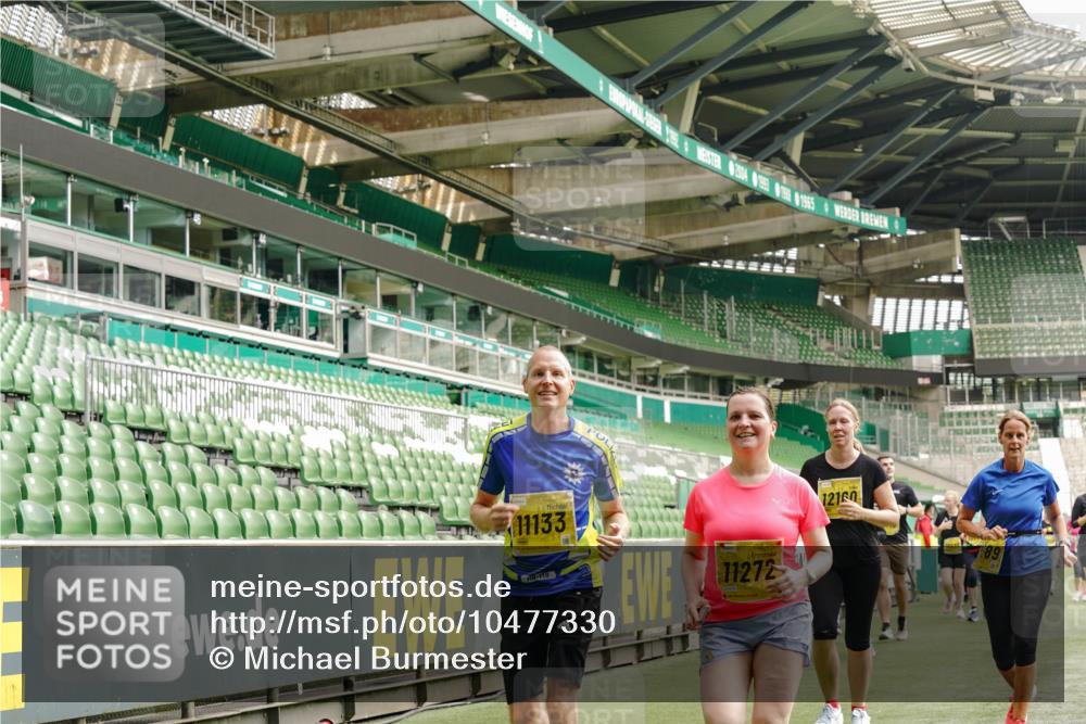 13.09.2026 - 21. swb-Marathon Bremen Michael Burmester http://msf.ph/oto/10477330 13.09.2026 10:39:49 Laufen im Stadion 10135, 10138, 10139, 10156, 10168, 10169, 10188, 10204, 10213, 10217, 10229, 10234, 10238, 10259, 10260, 10279, 10280, 10299, 10314, 10321, 10360, 10363, 10364, 10378, 10386, 10404, 10406, 10417, 10424, 10435, 10455, 10457, 10469, 10484, 10493, 10501, 10505, 10510, 10511, 10526, 10556, 10570, 10576, 10580, 10582, 10595, 10599, 10609, 10616, 10619, 10630, 10653, 10660, 10661, 10662, 10664, 10682, 10686, 10696, 10697, 10712, 10737, 10743, 10751 meine-sportfotos.de