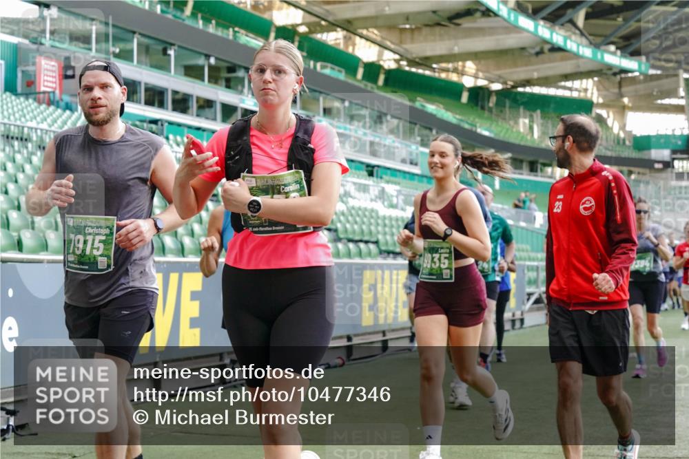 13.09.2026 - 21. swb-Marathon Bremen Michael Burmester http://msf.ph/oto/10477346 13.09.2026 13:17:25 Laufen im Stadion 134, 153, 231, 267, 271, 311, 404, 449, 588, 732, 753, 837, 990, 1057, 1185, 1312, 1424, 1425, 1465, 1539, 1790, 1813, 1825, 1844, 1868, 1987, 2056, 2067, 2096, 2259, 2351, 2357, 2358, 2363, 2381, 2389, 2419, 2532, 2550, 2562, 2579, 2586, 2601, 2647, 2655, 2664, 2698, 2778, 2797, 2799, 2821, 2846, 2849, 2880, 2893, 2974, 2984, 2996, 3104, 3133, 3146, 3180, 3195, 3210, 3213, 3314, 3331, 3337, 3366, 3387, 3421, 3431, 3476, 3479, 3501, 3506, 3537, 3548, 3633, 3654 meine-sportfotos.de