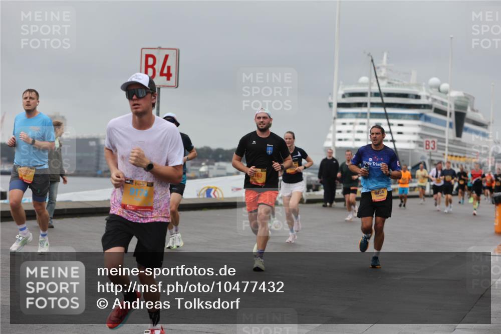 13.09.2026 - Kiel Lauf Andreas Tolksdorf http://msf.ph/oto/10477432 13.09.2026 11:50:28 Kiellinie 4, 163, 8454, 3 meine-sportfotos.de