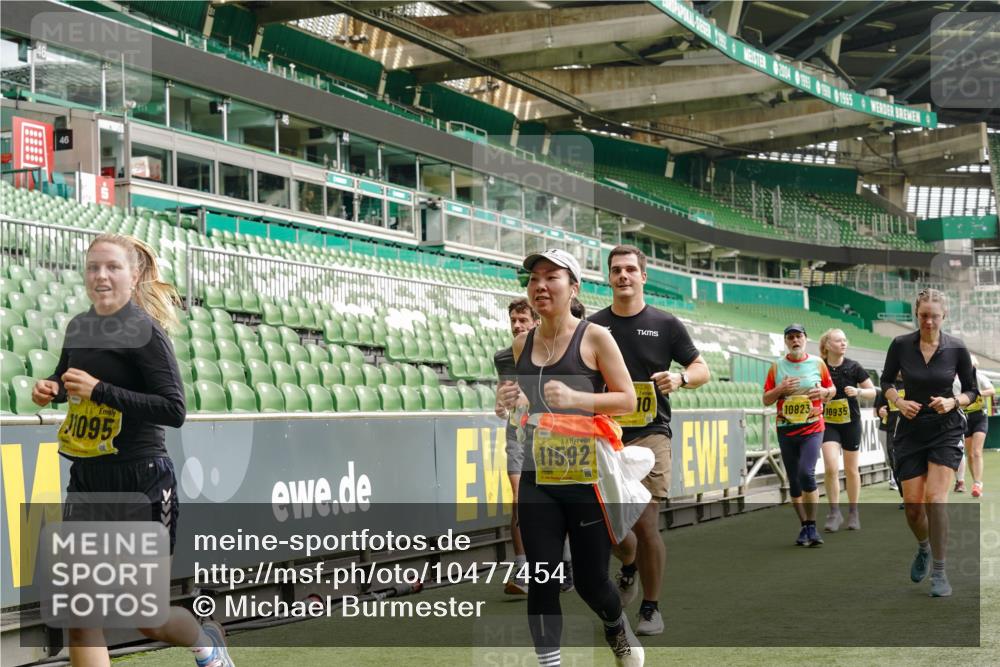 13.09.2026 - 21. swb-Marathon Bremen Michael Burmester http://msf.ph/oto/10477454 13.09.2026 10:39:54 Laufen im Stadion 10135, 10138, 10139, 10156, 10169, 10188, 10204, 10213, 10217, 10229, 10234, 10238, 10259, 10260, 10279, 10280, 10299, 10314, 10321, 10360, 10363, 10364, 10378, 10386, 10404, 10406, 10417, 10424, 10435, 10455, 10457, 10469, 10484, 10493, 10501, 10505, 10510, 10511, 10526, 10556, 10570, 10576, 10580, 10582, 10595, 10599, 10609, 10616, 10619, 10630, 10653, 10660, 10662, 10664, 10686, 10696, 10712, 10737, 10743, 10751 meine-sportfotos.de