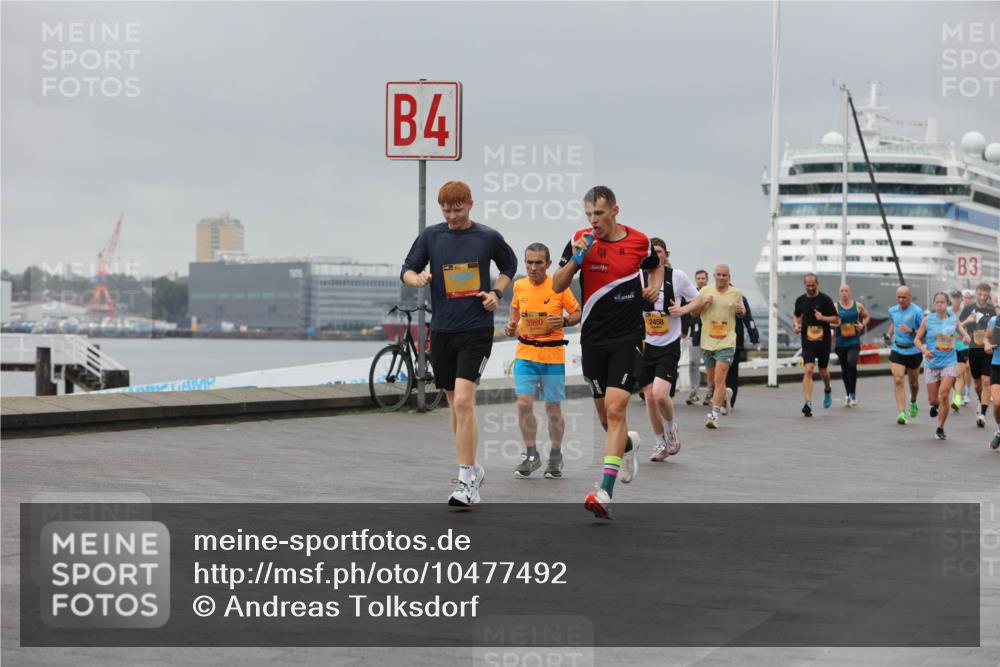 13.09.2026 - Kiel Lauf Andreas Tolksdorf http://msf.ph/oto/10477492 13.09.2026 11:50:39 Kiellinie 4, 3990, 2458, 3 meine-sportfotos.de