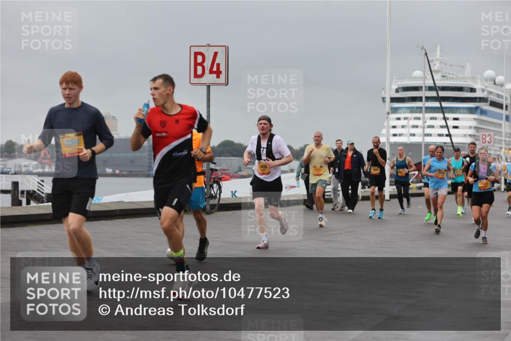 13.09.2026 - Kiel Lauf Andreas Tolksdorf http://msf.ph/oto/10477523 13.09.2026 11:50:40 Kiellinie 4, 2458, 7037, 3, 7626 meine-sportfotos.de