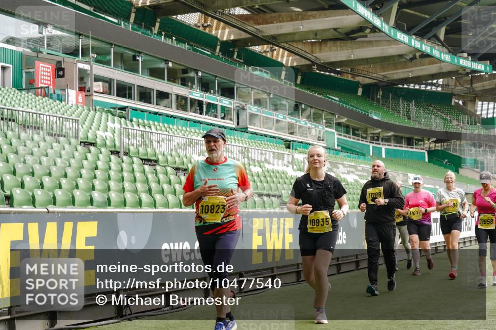 13.09.2026 - 21. swb-Marathon Bremen Michael Burmester http://msf.ph/oto/10477540 13.09.2026 10:39:58 Laufen im Stadion 10135, 10138, 10139, 10156, 10169, 10188, 10204, 10213, 10217, 10229, 10234, 10238, 10259, 10260, 10279, 10280, 10299, 10314, 10321, 10360, 10363, 10364, 10378, 10386, 10404, 10406, 10417, 10424, 10435, 10455, 10457, 10469, 10484, 10493, 10501, 10505, 10510, 10511, 10556, 10570, 10576, 10580, 10582, 10595, 10599, 10609, 10616, 10619, 10630, 10653, 10660, 10662, 10664, 10686, 10696, 10712, 10737, 10743, 10751 meine-sportfotos.de