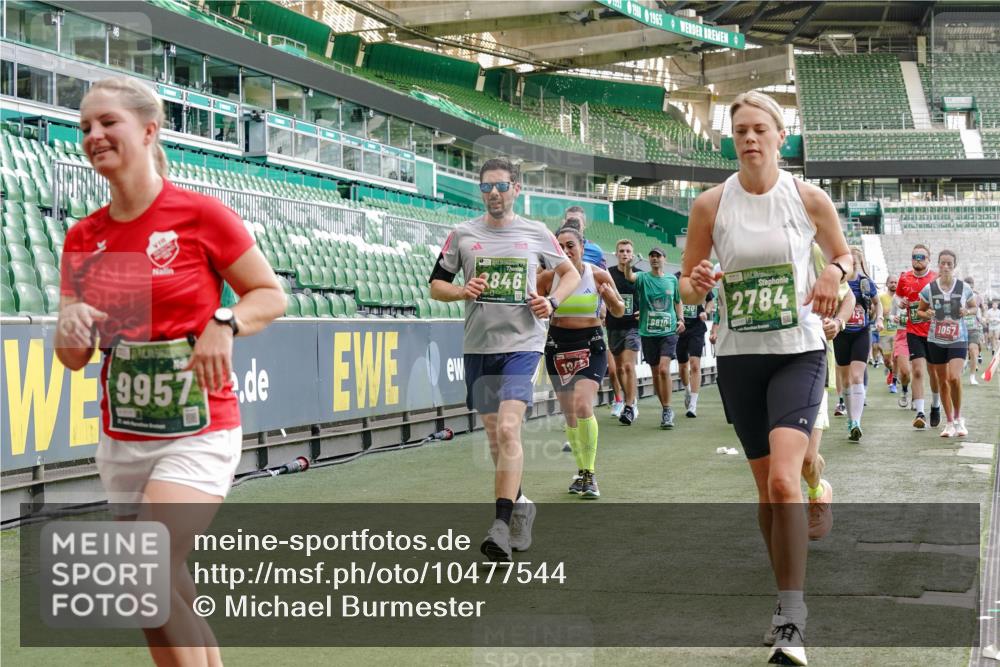 13.09.2026 - 21. swb-Marathon Bremen Michael Burmester http://msf.ph/oto/10477544 13.09.2026 13:17:31 Laufen im Stadion 134, 153, 231, 267, 271, 311, 404, 449, 588, 732, 753, 837, 990, 1057, 1185, 1312, 1424, 1425, 1465, 1539, 1790, 1813, 1825, 1844, 1868, 1987, 2056, 2067, 2096, 2123, 2259, 2351, 2357, 2358, 2363, 2381, 2389, 2419, 2532, 2550, 2562, 2579, 2586, 2601, 2647, 2655, 2664, 2698, 2778, 2797, 2799, 2821, 2846, 2849, 2880, 2893, 2974, 2984, 2996, 3104, 3133, 3146, 3180, 3195, 3210, 3213, 3314, 3337, 3366, 3387, 3421, 3431, 3476, 3479, 3501, 3506, 3537, 3548, 3633, 3654, 3740 meine-sportfotos.de