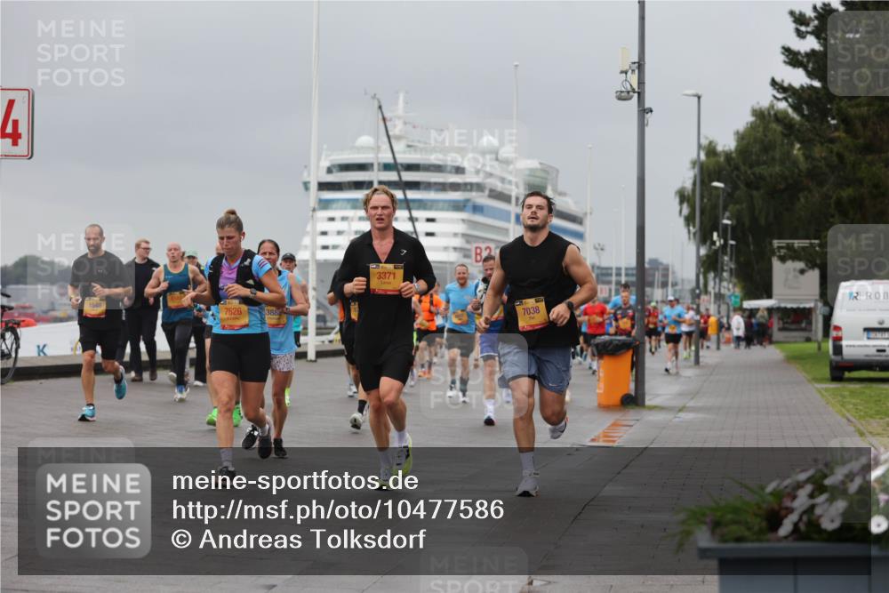 13.09.2026 - Kiel Lauf Andreas Tolksdorf http://msf.ph/oto/10477586 13.09.2026 11:50:43 Kiellinie 4, 1548, 7626, 3888, 3371, 2, 7038 meine-sportfotos.de