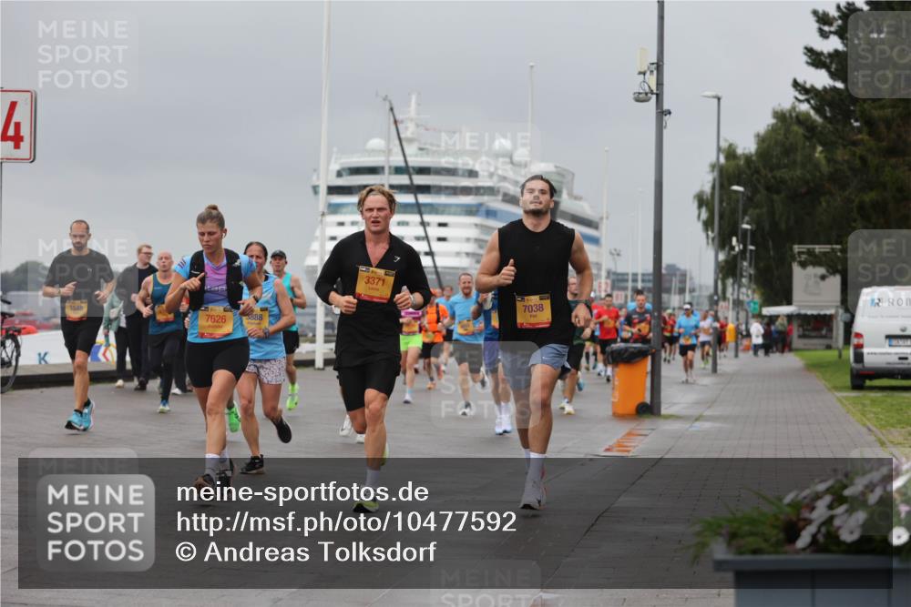 13.09.2026 - Kiel Lauf Andreas Tolksdorf http://msf.ph/oto/10477592 13.09.2026 11:50:43 Kiellinie 4, 1548, 7626, 5888, 3371, 7038 meine-sportfotos.de