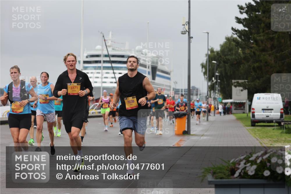 13.09.2026 - Kiel Lauf Andreas Tolksdorf http://msf.ph/oto/10477601 13.09.2026 11:50:44 Kiellinie 4, 3, 762, 38, 3371, 7038 meine-sportfotos.de