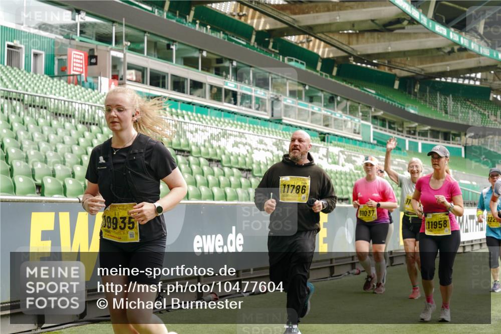 13.09.2026 - 21. swb-Marathon Bremen Michael Burmester http://msf.ph/oto/10477604 13.09.2026 10:40:00 Laufen im Stadion 10135, 10138, 10139, 10156, 10169, 10204, 10213, 10217, 10229, 10234, 10238, 10259, 10260, 10279, 10280, 10299, 10314, 10321, 10354, 10360, 10363, 10364, 10378, 10386, 10404, 10406, 10417, 10424, 10435, 10455, 10457, 10469, 10484, 10493, 10501, 10505, 10510, 10511, 10556, 10570, 10576, 10580, 10582, 10595, 10599, 10609, 10616, 10619, 10630, 10653, 10660, 10662, 10664, 10686, 10696, 10712, 10737, 10743, 10751 meine-sportfotos.de