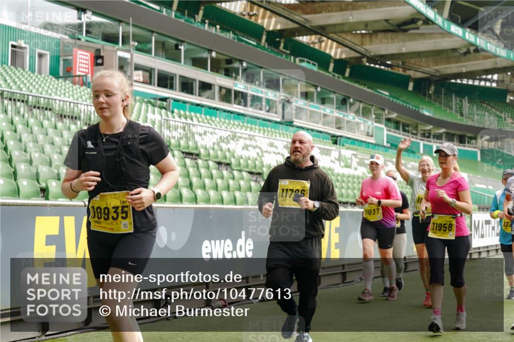 13.09.2026 - 21. swb-Marathon Bremen Michael Burmester http://msf.ph/oto/10477613 13.09.2026 10:40:00 Laufen im Stadion 10135, 10138, 10139, 10156, 10169, 10204, 10213, 10217, 10229, 10234, 10238, 10259, 10260, 10279, 10280, 10299, 10314, 10321, 10354, 10360, 10363, 10364, 10378, 10386, 10404, 10406, 10417, 10424, 10435, 10455, 10457, 10469, 10484, 10493, 10501, 10505, 10510, 10511, 10556, 10570, 10576, 10580, 10582, 10595, 10599, 10609, 10616, 10619, 10630, 10653, 10660, 10662, 10664, 10686, 10696, 10712, 10737, 10743, 10751 meine-sportfotos.de