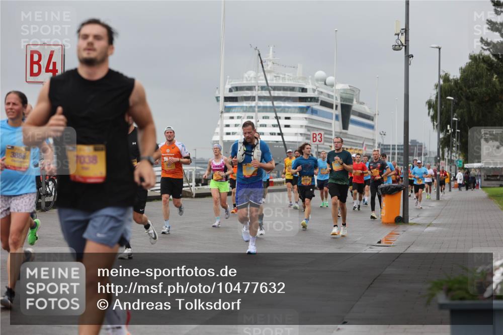 13.09.2026 - Kiel Lauf Andreas Tolksdorf http://msf.ph/oto/10477632 13.09.2026 11:50:46 Kiellinie 3888, 4, 7038, 991, 3 meine-sportfotos.de