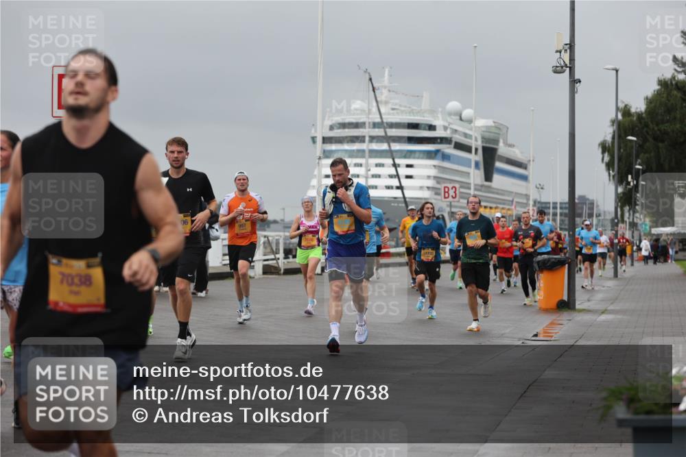 13.09.2026 - Kiel Lauf Andreas Tolksdorf http://msf.ph/oto/10477638 13.09.2026 11:50:46 Kiellinie 7038, 06, 997, 11735, 3 meine-sportfotos.de