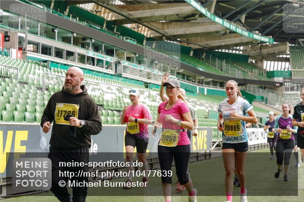 13.09.2026 - 21. swb-Marathon Bremen Michael Burmester http://msf.ph/oto/10477639 13.09.2026 10:40:01 Laufen im Stadion 10135, 10138, 10139, 10156, 10169, 10204, 10213, 10217, 10229, 10234, 10238, 10259, 10260, 10279, 10280, 10299, 10314, 10321, 10354, 10360, 10363, 10364, 10378, 10386, 10404, 10406, 10417, 10424, 10435, 10455, 10457, 10469, 10484, 10493, 10501, 10505, 10510, 10511, 10556, 10570, 10576, 10580, 10582, 10595, 10599, 10609, 10611, 10616, 10619, 10630, 10653, 10660, 10662, 10664, 10686, 10694, 10696, 10712, 10737, 10743, 10751 meine-sportfotos.de