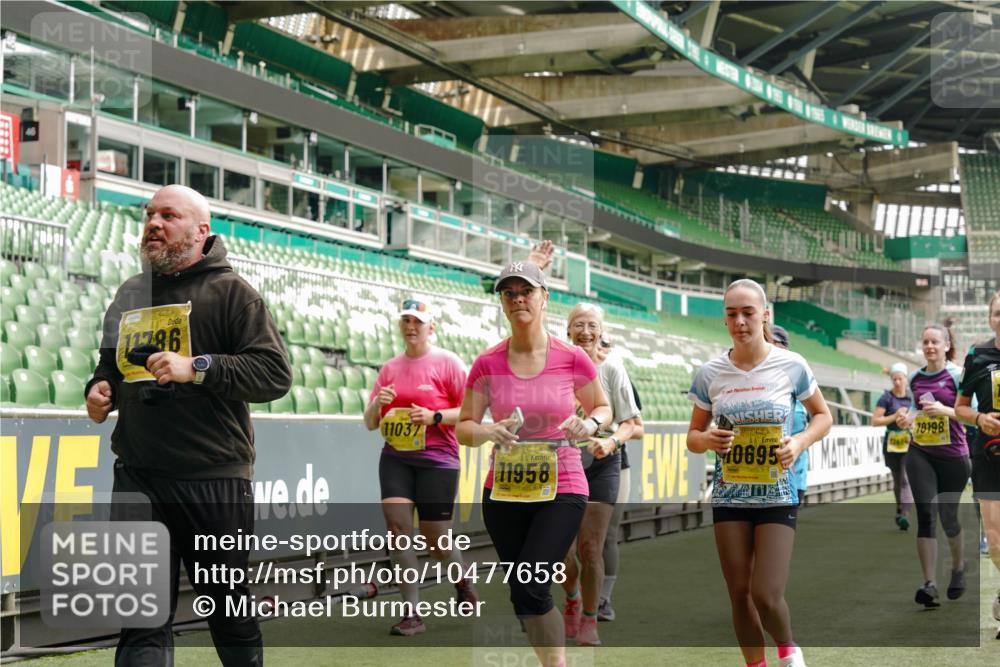 13.09.2026 - 21. swb-Marathon Bremen Michael Burmester http://msf.ph/oto/10477658 13.09.2026 10:40:01 Laufen im Stadion 10135, 10138, 10139, 10156, 10169, 10204, 10213, 10217, 10229, 10234, 10238, 10259, 10260, 10279, 10280, 10299, 10314, 10321, 10354, 10360, 10363, 10364, 10378, 10386, 10404, 10406, 10417, 10424, 10435, 10455, 10457, 10469, 10484, 10493, 10501, 10505, 10510, 10511, 10556, 10570, 10576, 10580, 10582, 10595, 10599, 10609, 10611, 10616, 10619, 10630, 10653, 10660, 10662, 10664, 10686, 10694, 10696, 10712, 10737, 10743, 10751 meine-sportfotos.de