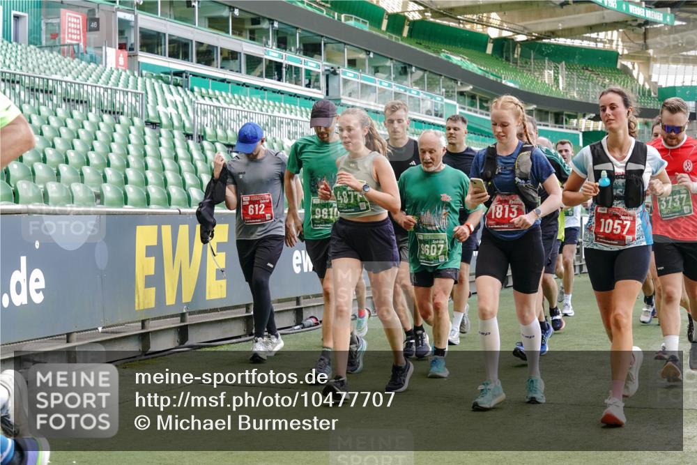 13.09.2026 - 21. swb-Marathon Bremen Michael Burmester http://msf.ph/oto/10477707 13.09.2026 13:17:35 Laufen im Stadion 134, 153, 231, 267, 271, 311, 404, 449, 588, 732, 753, 837, 990, 1057, 1185, 1312, 1424, 1425, 1465, 1539, 1790, 1813, 1825, 1844, 1868, 1987, 2056, 2067, 2096, 2123, 2259, 2351, 2357, 2358, 2363, 2381, 2389, 2419, 2532, 2550, 2562, 2579, 2586, 2601, 2614, 2647, 2655, 2778, 2797, 2799, 2821, 2849, 2880, 2893, 2974, 2984, 2996, 2999, 3104, 3146, 3180, 3195, 3210, 3213, 3314, 3337, 3366, 3387, 3421, 3431, 3476, 3479, 3501, 3506, 3537, 3548, 3633, 3654, 3740 meine-sportfotos.de