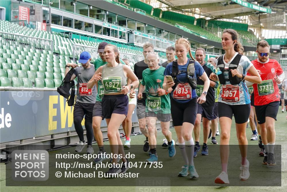 13.09.2026 - 21. swb-Marathon Bremen Michael Burmester http://msf.ph/oto/10477735 13.09.2026 13:17:35 Laufen im Stadion 134, 153, 231, 267, 271, 311, 404, 449, 588, 732, 753, 837, 990, 1057, 1185, 1312, 1424, 1425, 1465, 1539, 1790, 1813, 1825, 1844, 1868, 1987, 2056, 2067, 2096, 2123, 2259, 2351, 2357, 2358, 2363, 2381, 2389, 2419, 2532, 2550, 2562, 2579, 2586, 2601, 2614, 2647, 2655, 2778, 2797, 2799, 2821, 2849, 2880, 2893, 2974, 2984, 2996, 2999, 3104, 3146, 3180, 3195, 3210, 3213, 3314, 3337, 3366, 3387, 3421, 3431, 3476, 3479, 3501, 3506, 3537, 3548, 3633, 3654, 3740 meine-sportfotos.de