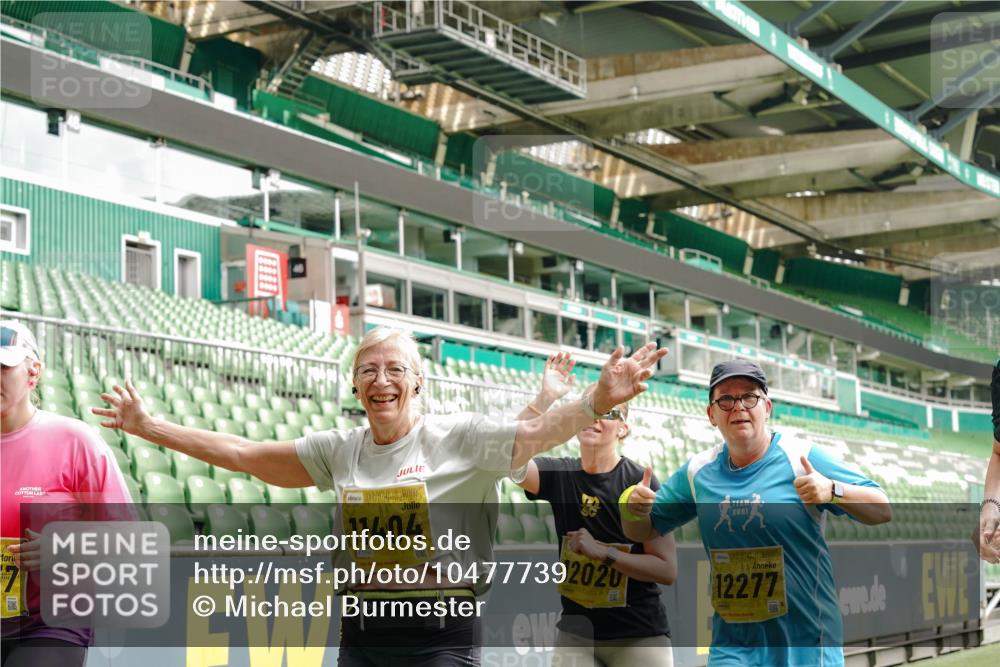13.09.2026 - 21. swb-Marathon Bremen Michael Burmester http://msf.ph/oto/10477739 13.09.2026 10:40:03 Laufen im Stadion 10135, 10138, 10139, 10156, 10169, 10204, 10213, 10217, 10229, 10234, 10238, 10279, 10280, 10299, 10314, 10321, 10354, 10360, 10363, 10364, 10378, 10386, 10404, 10406, 10417, 10424, 10435, 10455, 10457, 10469, 10484, 10493, 10501, 10505, 10510, 10511, 10545, 10556, 10570, 10576, 10580, 10582, 10595, 10599, 10609, 10611, 10616, 10619, 10630, 10653, 10660, 10662, 10664, 10686, 10694, 10696, 10712, 10737, 10743, 10751 meine-sportfotos.de