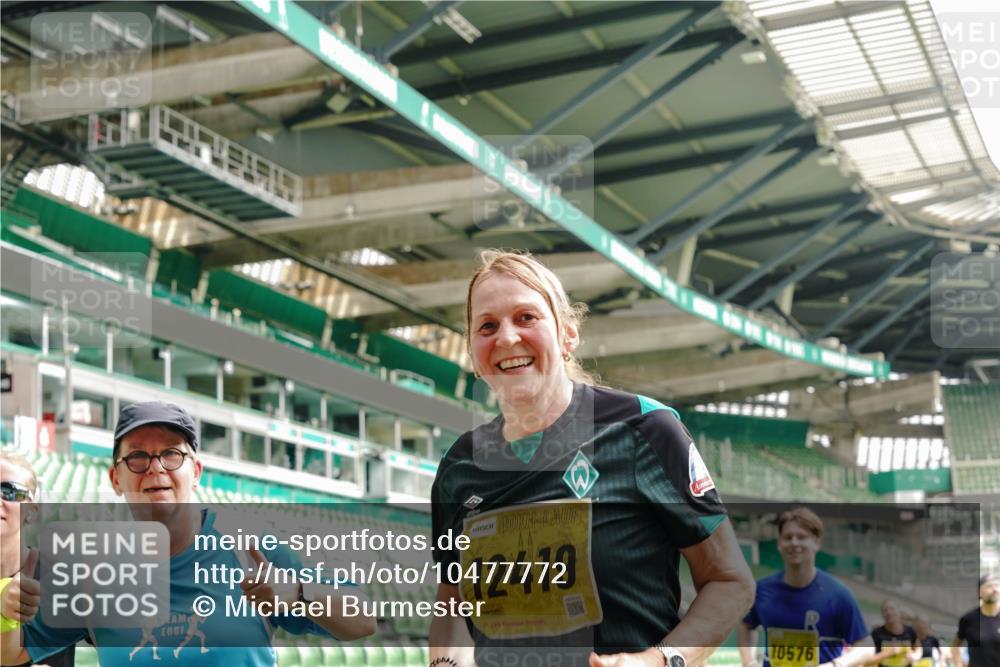 13.09.2026 - 21. swb-Marathon Bremen Michael Burmester http://msf.ph/oto/10477772 13.09.2026 10:40:04 Laufen im Stadion 10135, 10138, 10139, 10156, 10169, 10204, 10213, 10217, 10229, 10234, 10238, 10279, 10280, 10299, 10314, 10321, 10354, 10360, 10363, 10364, 10378, 10386, 10404, 10406, 10417, 10424, 10435, 10455, 10457, 10469, 10484, 10493, 10501, 10505, 10510, 10511, 10545, 10556, 10570, 10576, 10580, 10582, 10595, 10599, 10609, 10611, 10616, 10619, 10630, 10653, 10660, 10662, 10664, 10686, 10694, 10696, 10712, 10737, 10743, 10751 meine-sportfotos.de