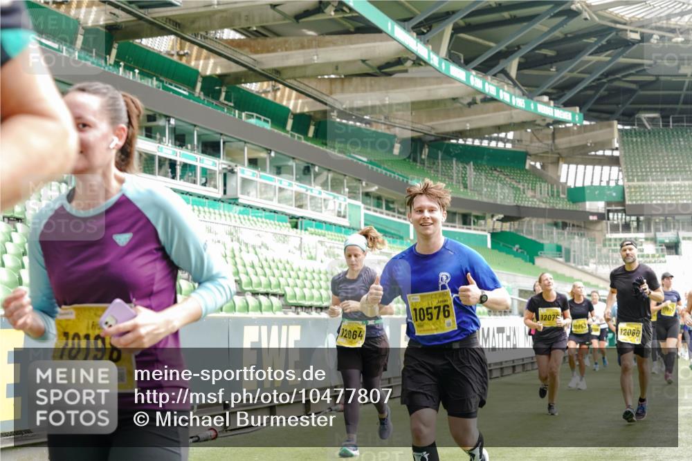 13.09.2026 - 21. swb-Marathon Bremen Michael Burmester http://msf.ph/oto/10477807 13.09.2026 10:40:05 Laufen im Stadion 10135, 10138, 10139, 10156, 10169, 10204, 10213, 10217, 10229, 10234, 10238, 10279, 10280, 10299, 10314, 10321, 10354, 10360, 10363, 10364, 10378, 10386, 10404, 10406, 10417, 10424, 10435, 10455, 10457, 10469, 10484, 10493, 10501, 10505, 10510, 10511, 10545, 10556, 10570, 10576, 10580, 10582, 10595, 10599, 10609, 10611, 10616, 10619, 10630, 10653, 10660, 10662, 10664, 10686, 10694, 10696, 10712, 10737, 10743, 10751 meine-sportfotos.de